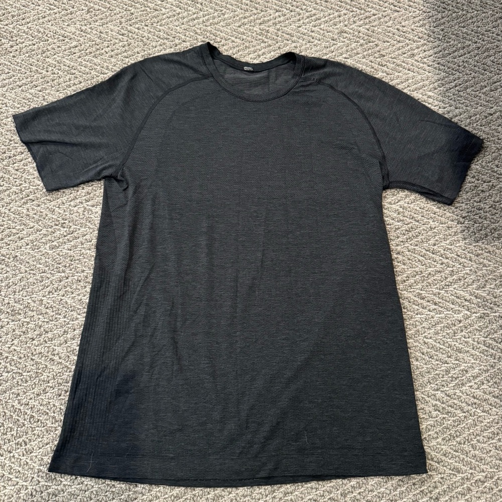 Lululemon Athletica Black Short Sleeve Tee